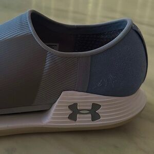 Comfy and Trendy Under Armour Women's Speedform Slip, Overcast Gray size 9